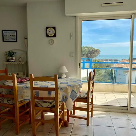 Lumineux Avec Balcon Et Parking Face Au Port, Proche Océan - Fr-1-336-160 Appartement